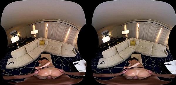  NAUGHTY AMERICA VR fucking Kendra in the couch